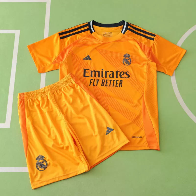 Kupite otroški oranžni gostujoči komplet Real Madrid 2024/25 dres in kratke hlače