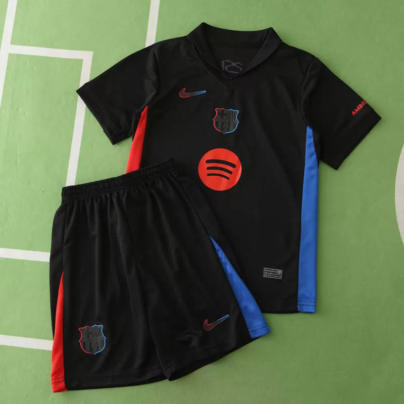 Otroški Barcelona gostujoči dres 2024/25 - črna majica in kratke hlače