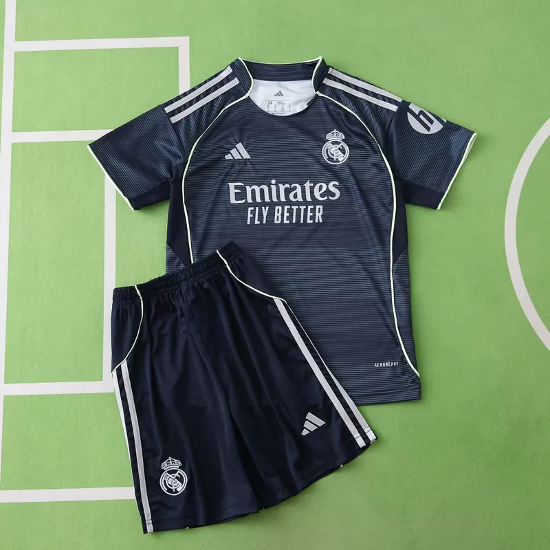 Otroški gostujoči komplet Real Madrid 2025/26