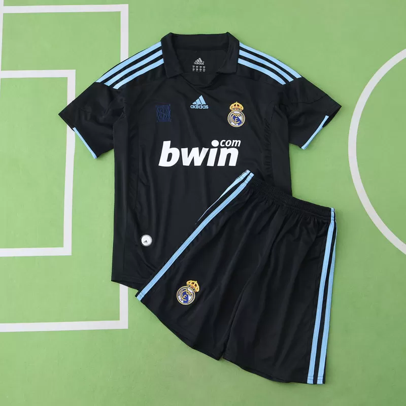 Otroški nogometni dresi Real Madrid 2009/10 - gostujoči komplet z majico in hlačami