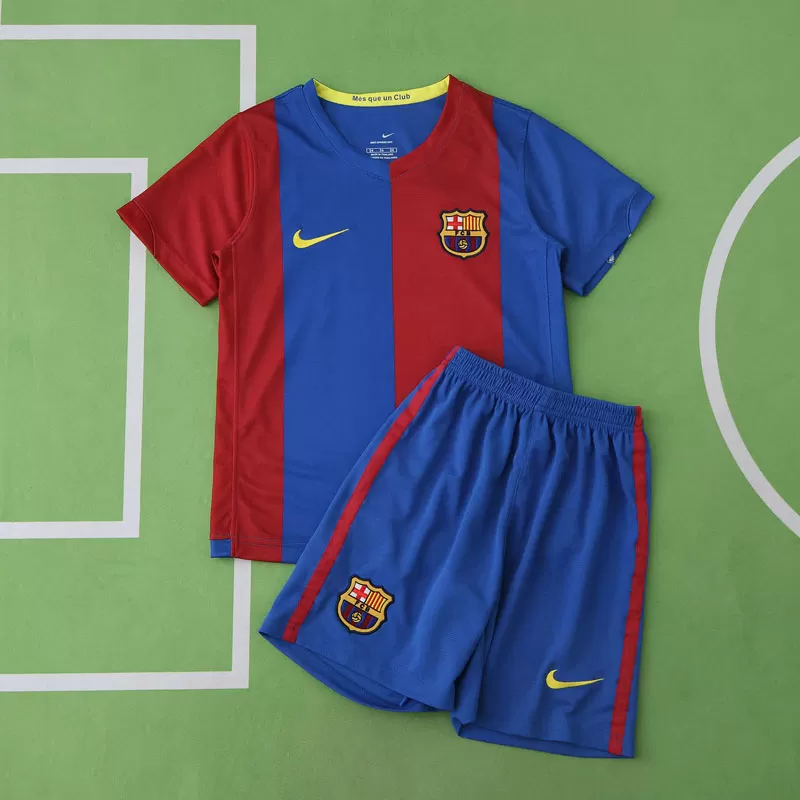 Otroški retro nogometni dresi FC Barcelona 2006/07 - komplet majica + hlačke
