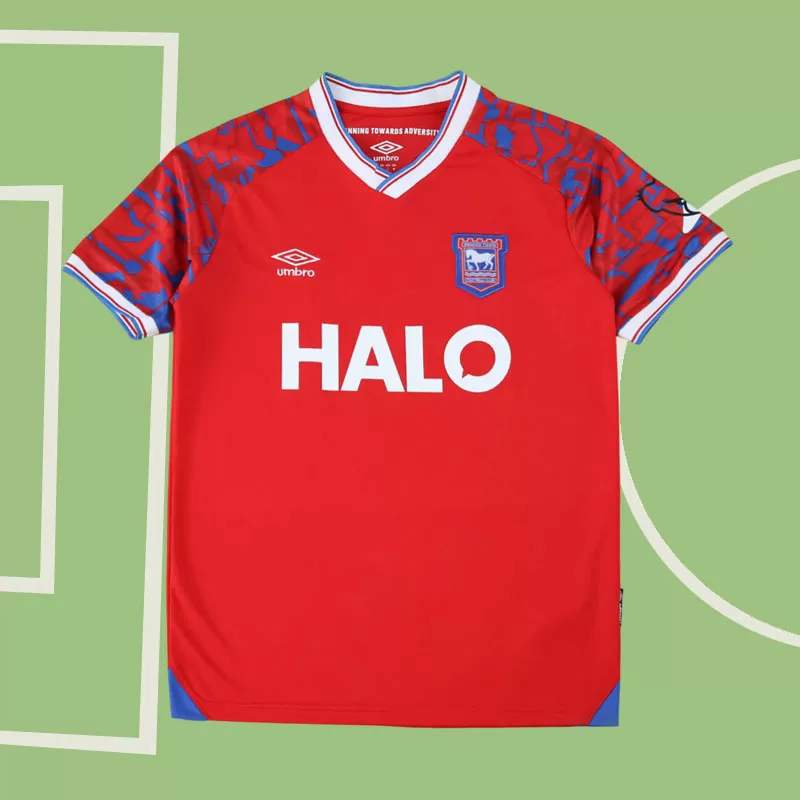Gostujoči dres Ipswich Town FC 25/26 – rdeča moška različica