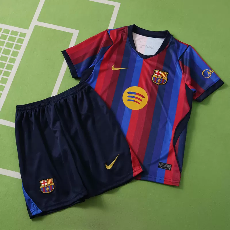FC Barcelona Otroški Nogometni Dres 26/27 Domači – Komplet Majica in Kratke Hlače