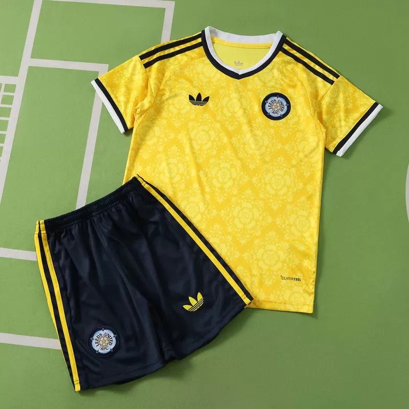 Otroški Nogometni Komplet Leeds United 2026/27 – Rumeni Gostujoči Dres s Hlačami